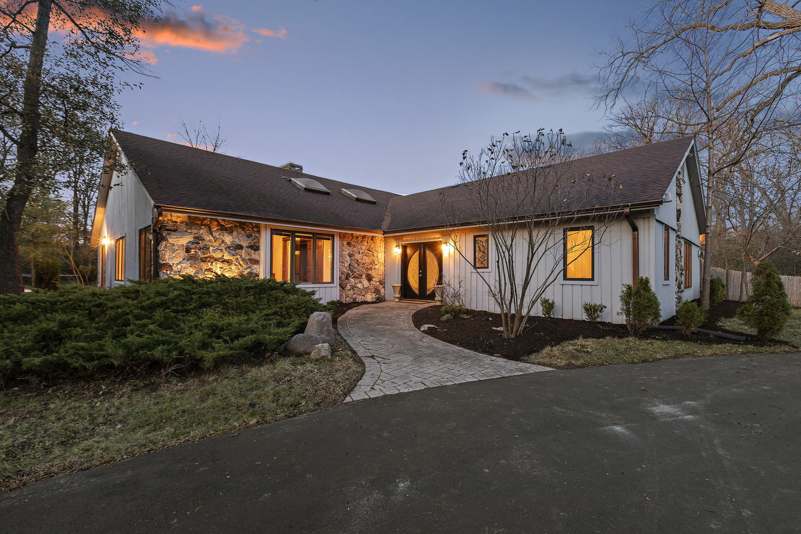 Property Photo:  400 Thornvalley Road  IL 60044 