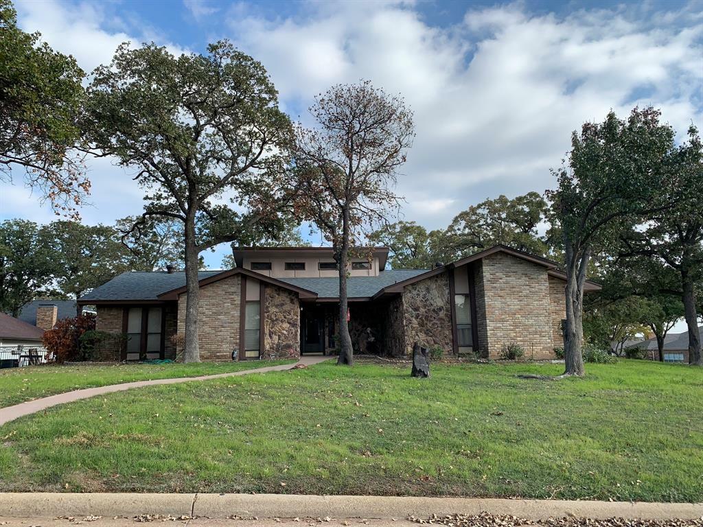 Property Photo:  8 Greenbriar Court  TX 76262 