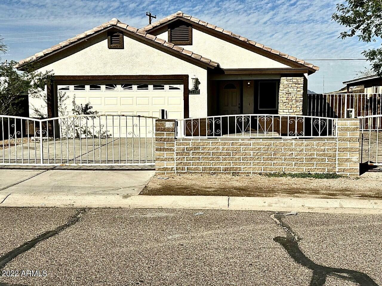 Property Photo:  1916 E Warner Street  AZ 85040 