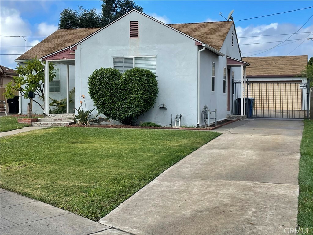 Property Photo:  2203 N Keystone Street  CA 91504 