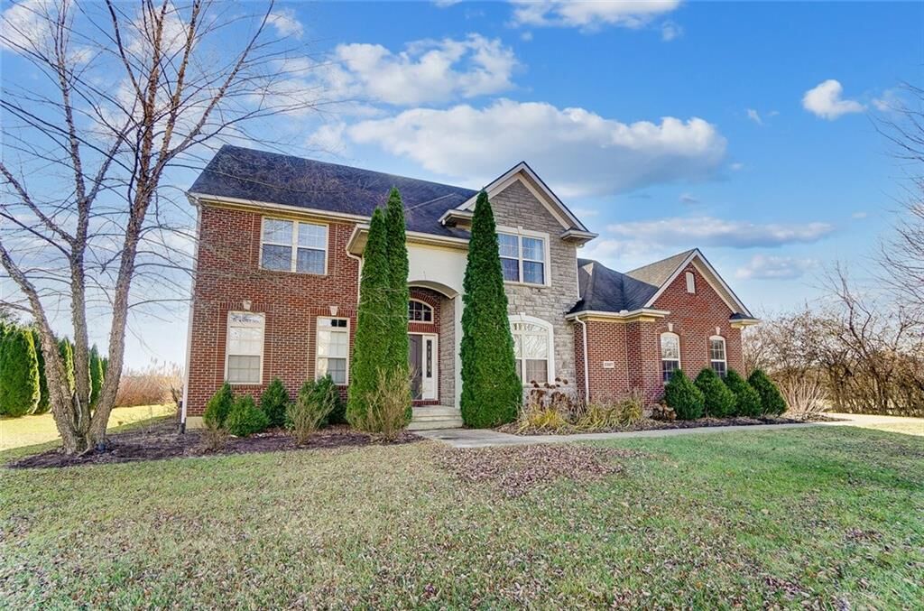 Property Photo: 2327 Elizabeth Drive OH 45068