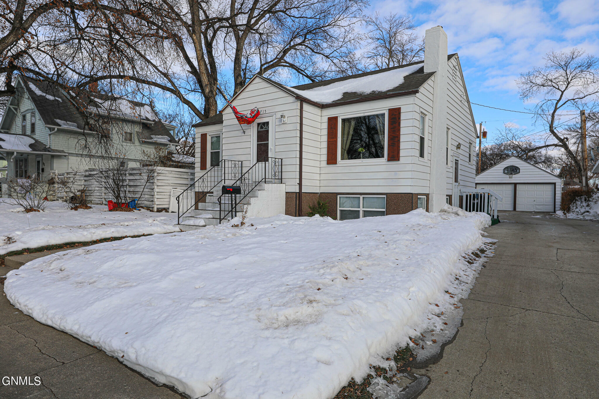 Property Photo:  715 N 11th Street  ND 58501 