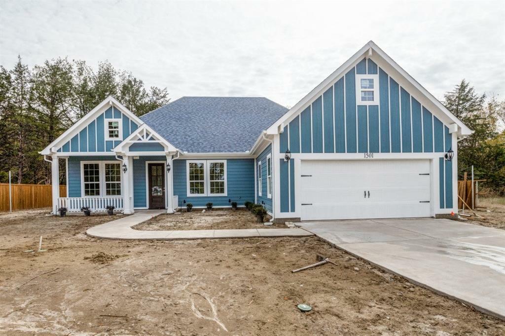 Property Photo: 1501 Oneal Street TX 75428