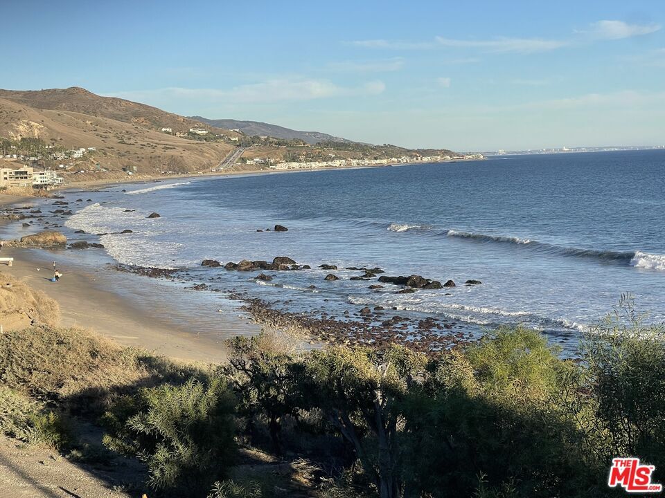 Property Photo:  26664   Seagull Way B117  CA 90265 