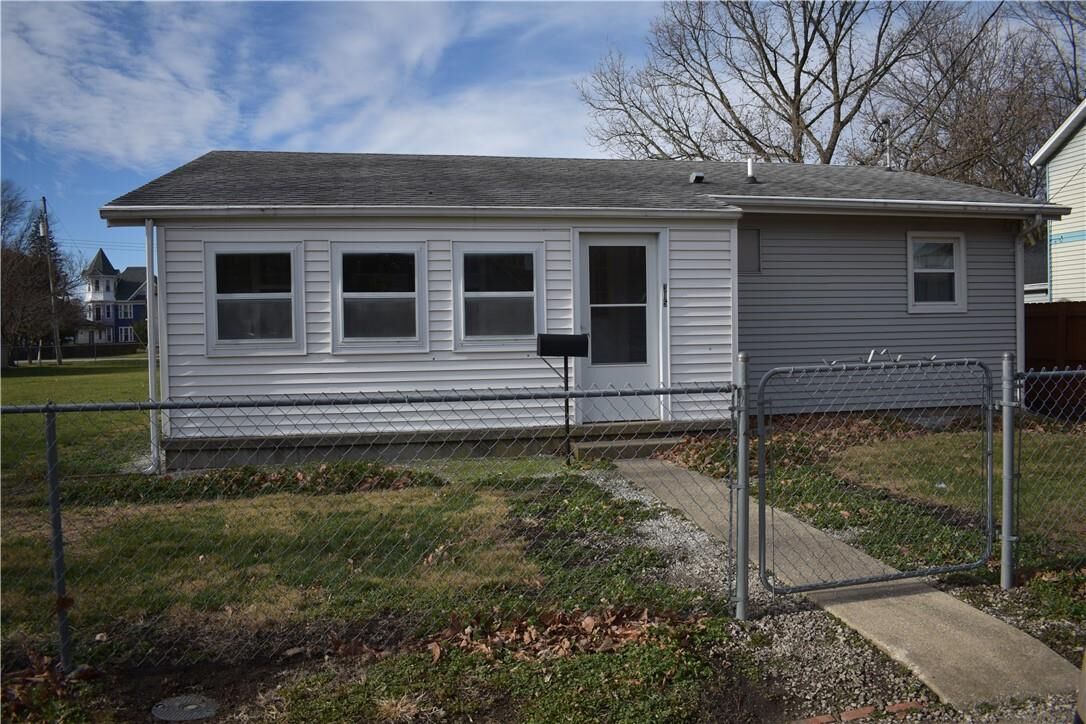 Property Photo:  315 N Pine Street  IL 61910 