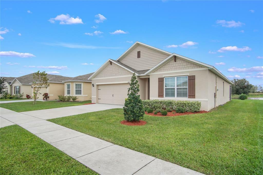 Property Photo:  204 Grove Branch Road  FL 33880 