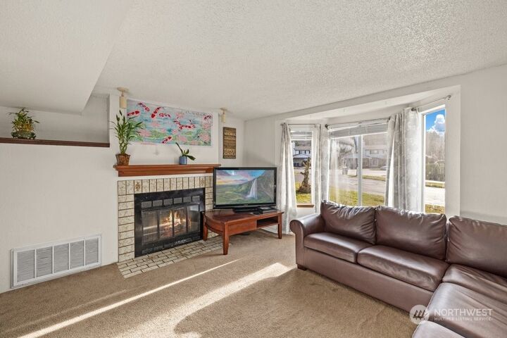 Property Photo:  3601 I Street SE 7B  WA 98002 