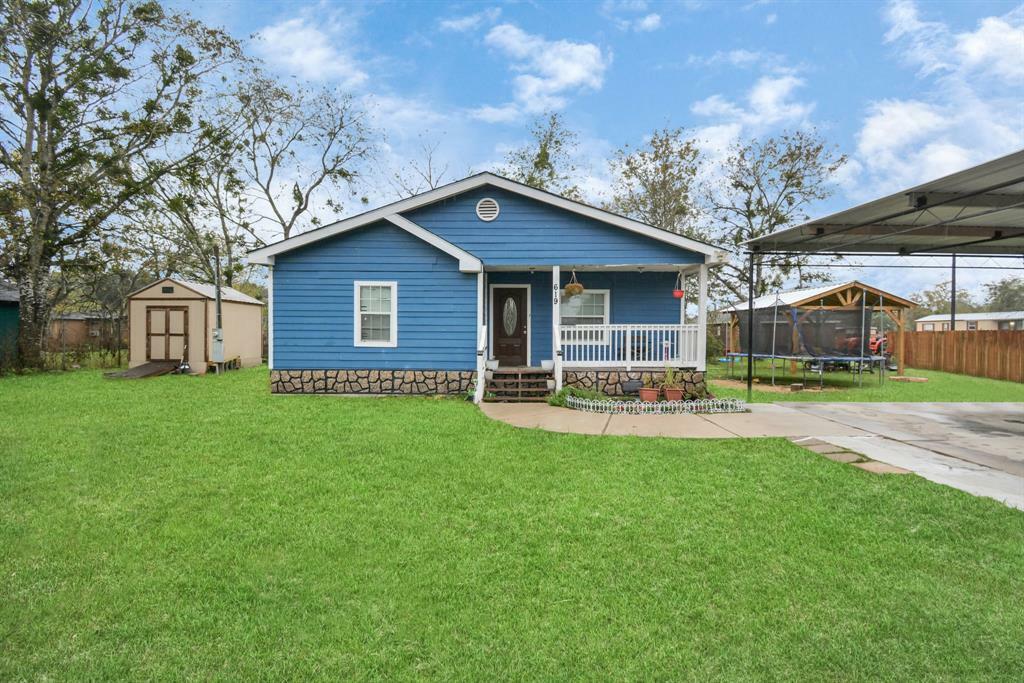 Property Photo:  619 Shirley Street  TX 77434 