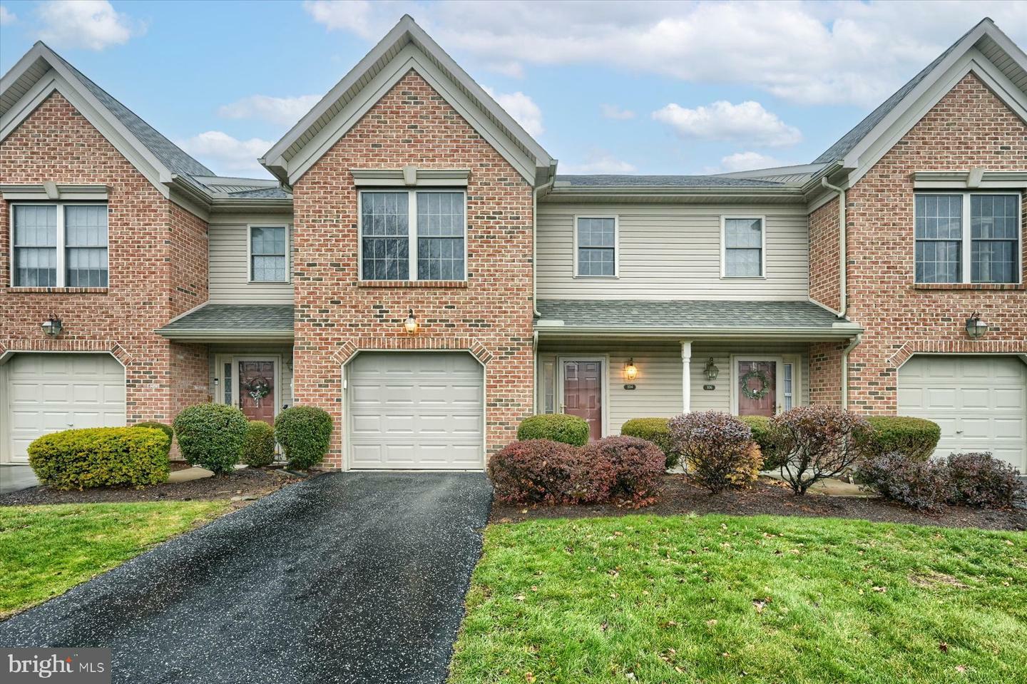 104 Hunters Ridge Drive  Harrisburg PA 17110 photo