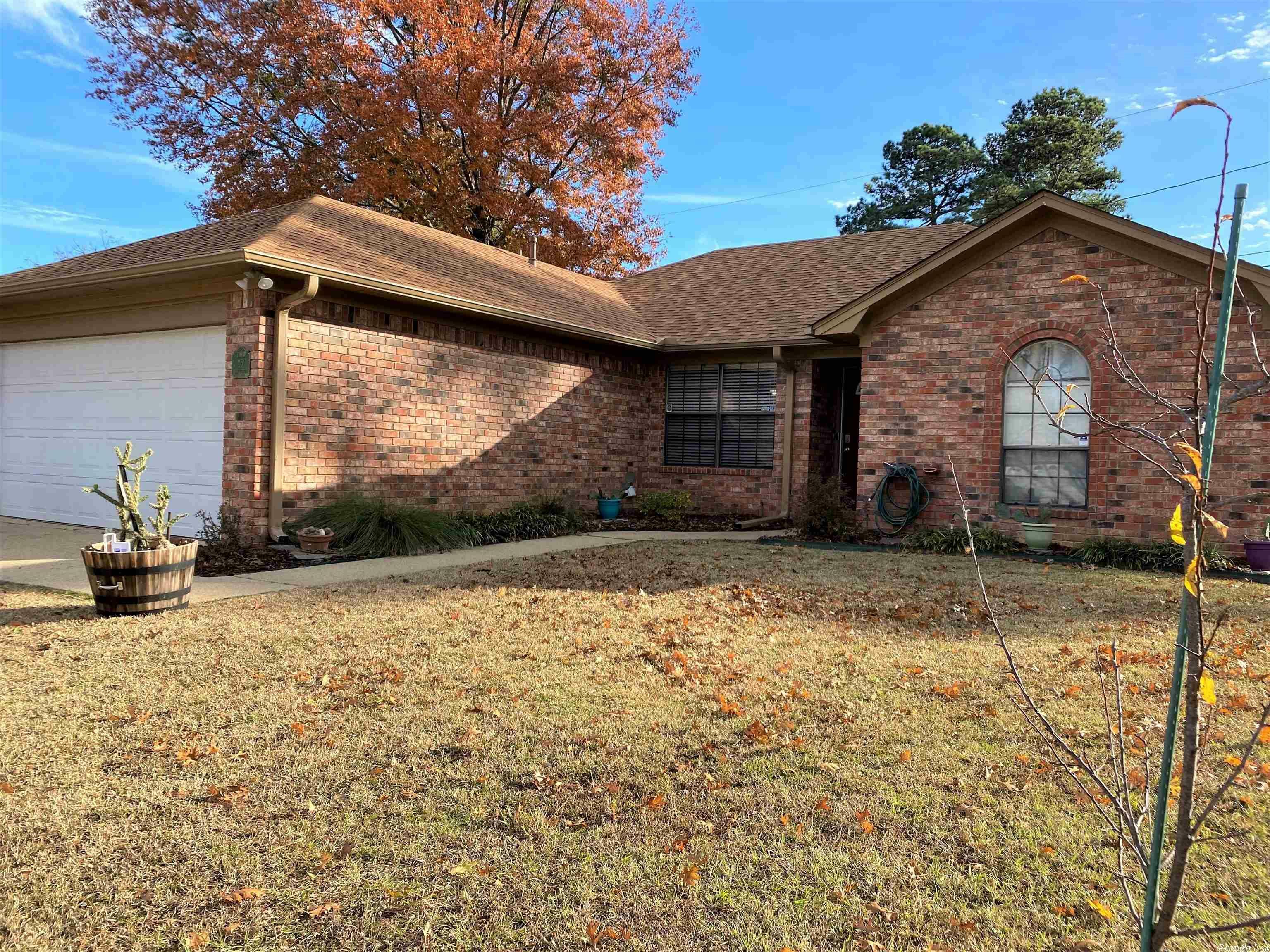 Property Photo:  25 Cherokee Trail  AR 71854 