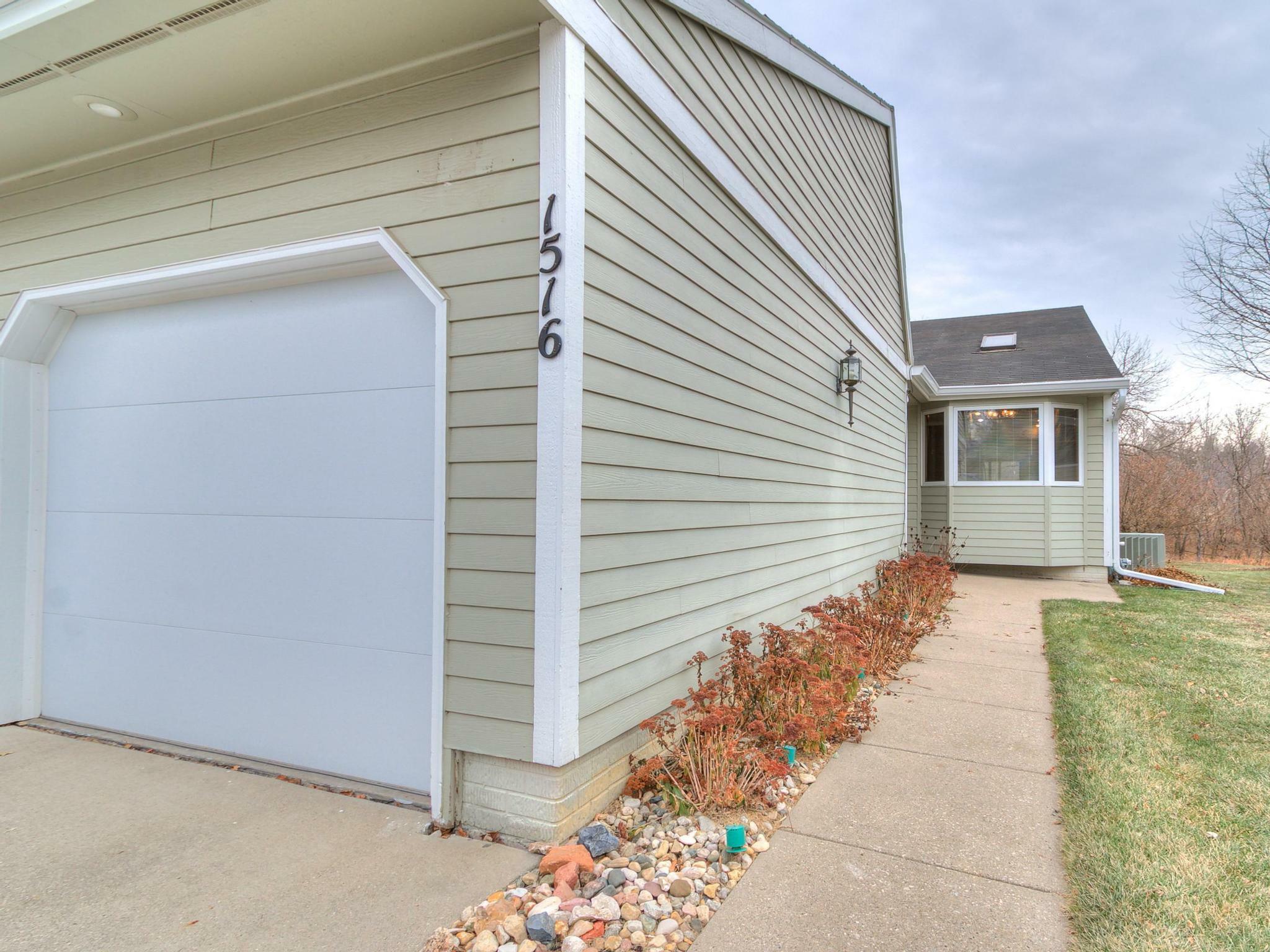 Property Photo:  1516 Stone Brooke Road  IA 50010 