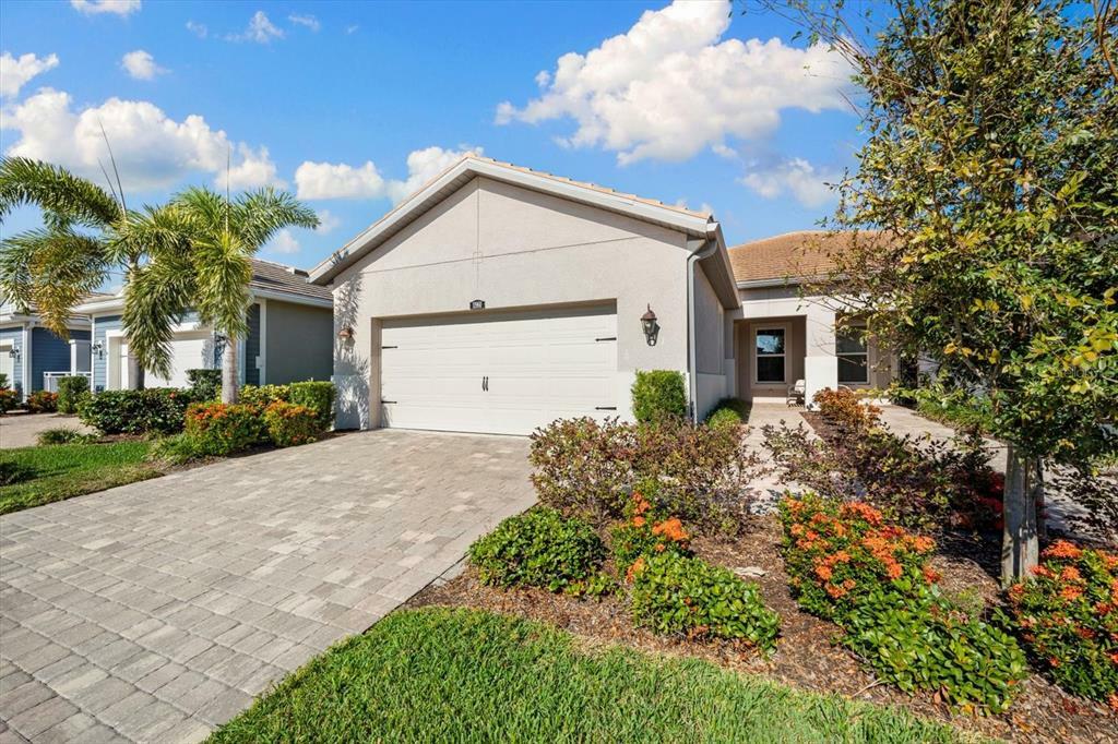 Property Photo:  11960 Tapestry Lane  FL 34293 