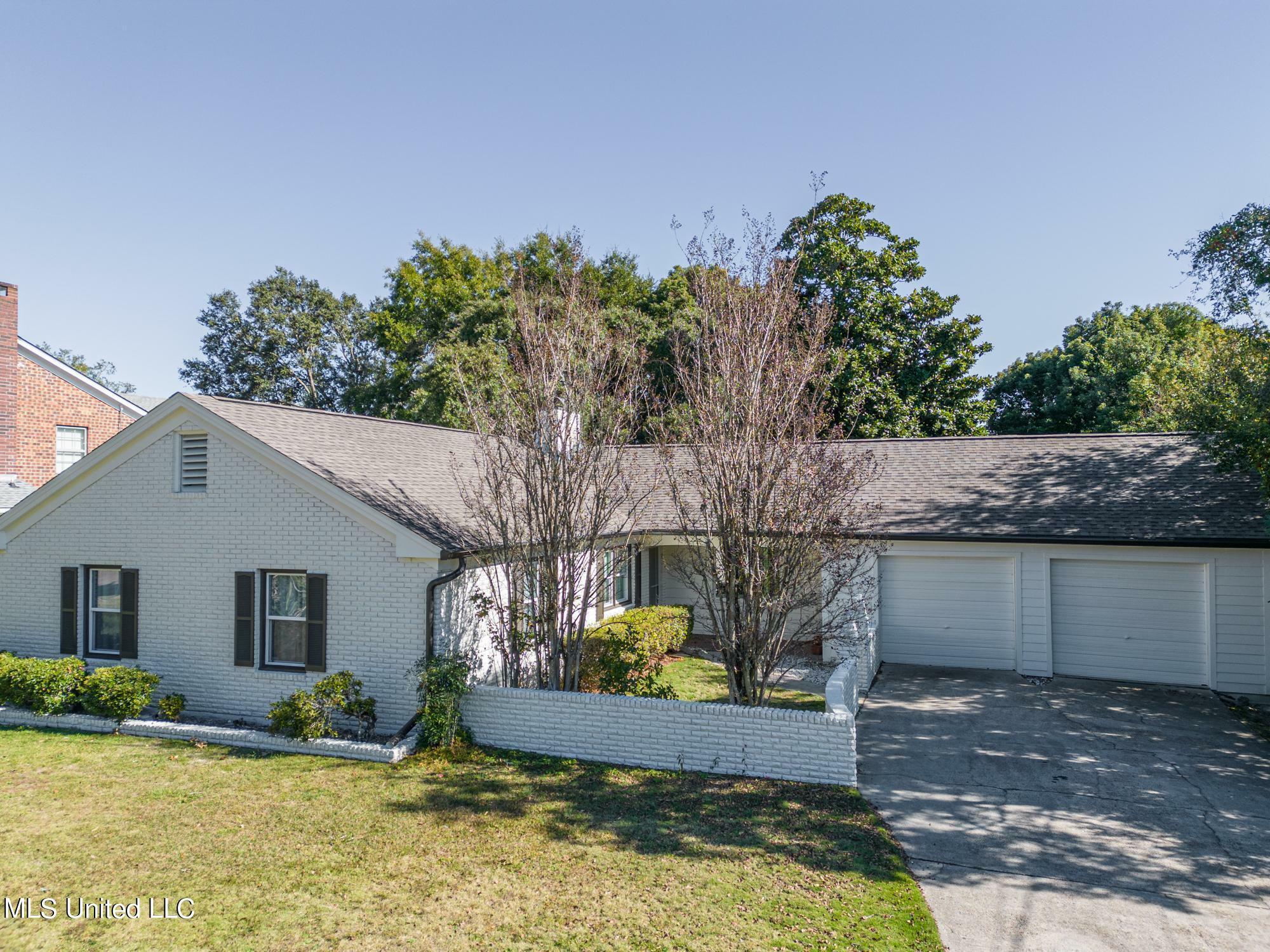 Property Photo:  304 Eastview Drive  MS 39531 