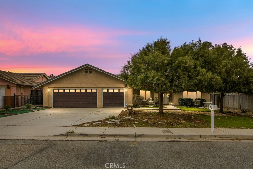 Property Photo:  966 Allen  CA 92220 