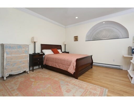 Property Photo:  326 Dartmouth St. 1R  MA 02116 