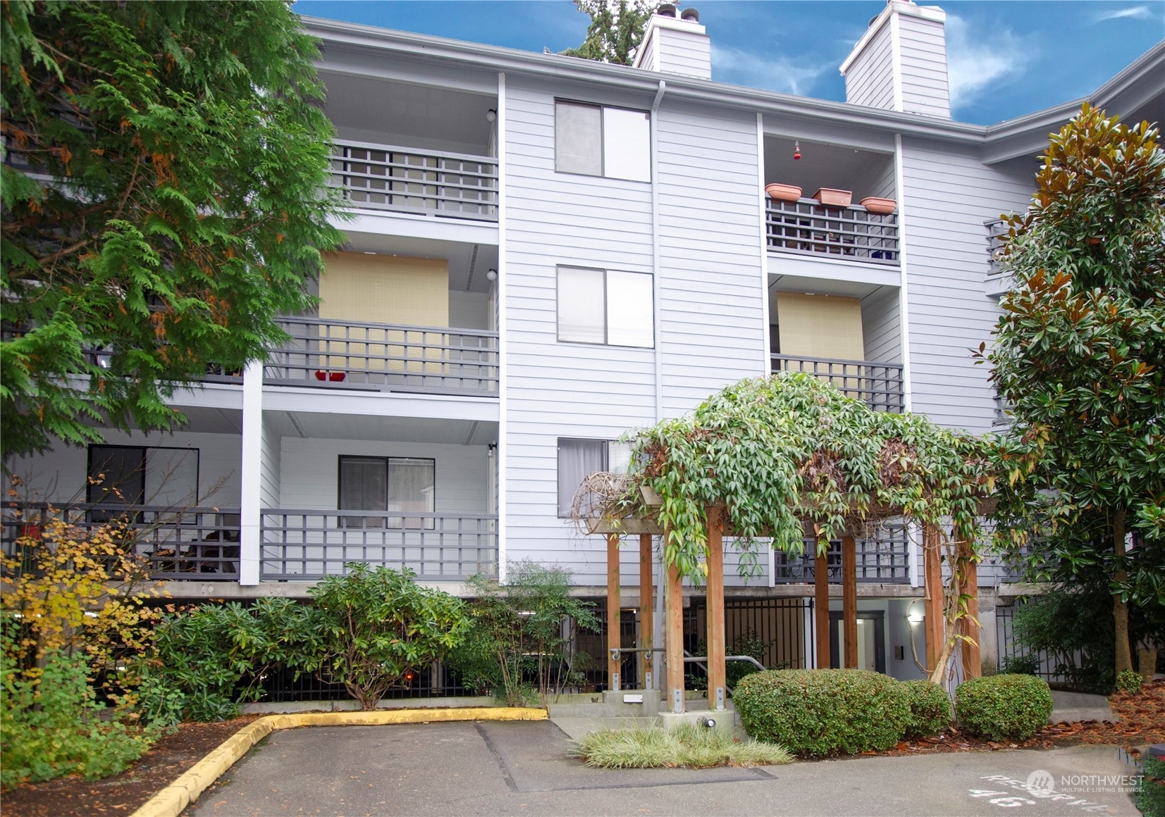 Property Photo:  710 N 160th Street B106  WA 98133 