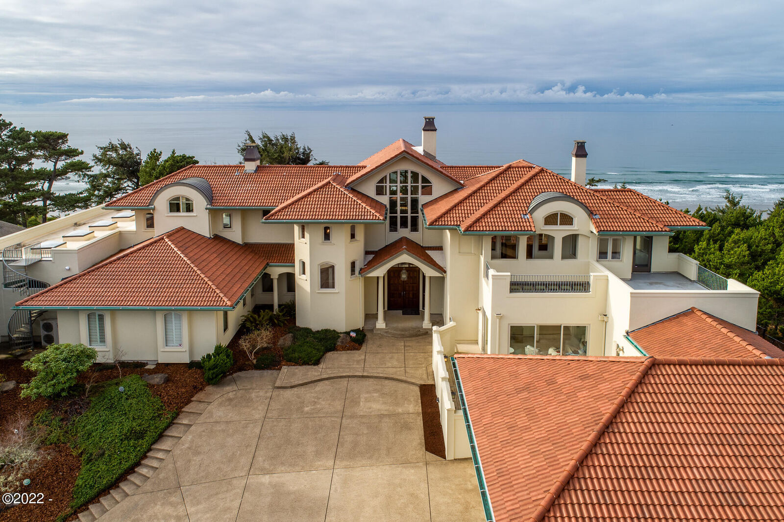 Property Photo:  1723 NW Pacific Street  OR 97365 