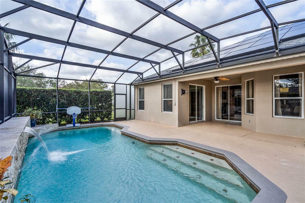 Property Photo: 2326 Hedgegate Court FL 32828