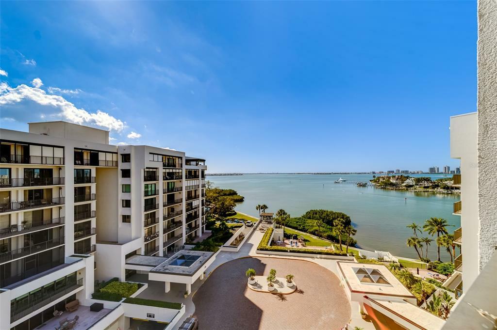 Property Photo: 8 Belleview Boulevard 703 FL 33756