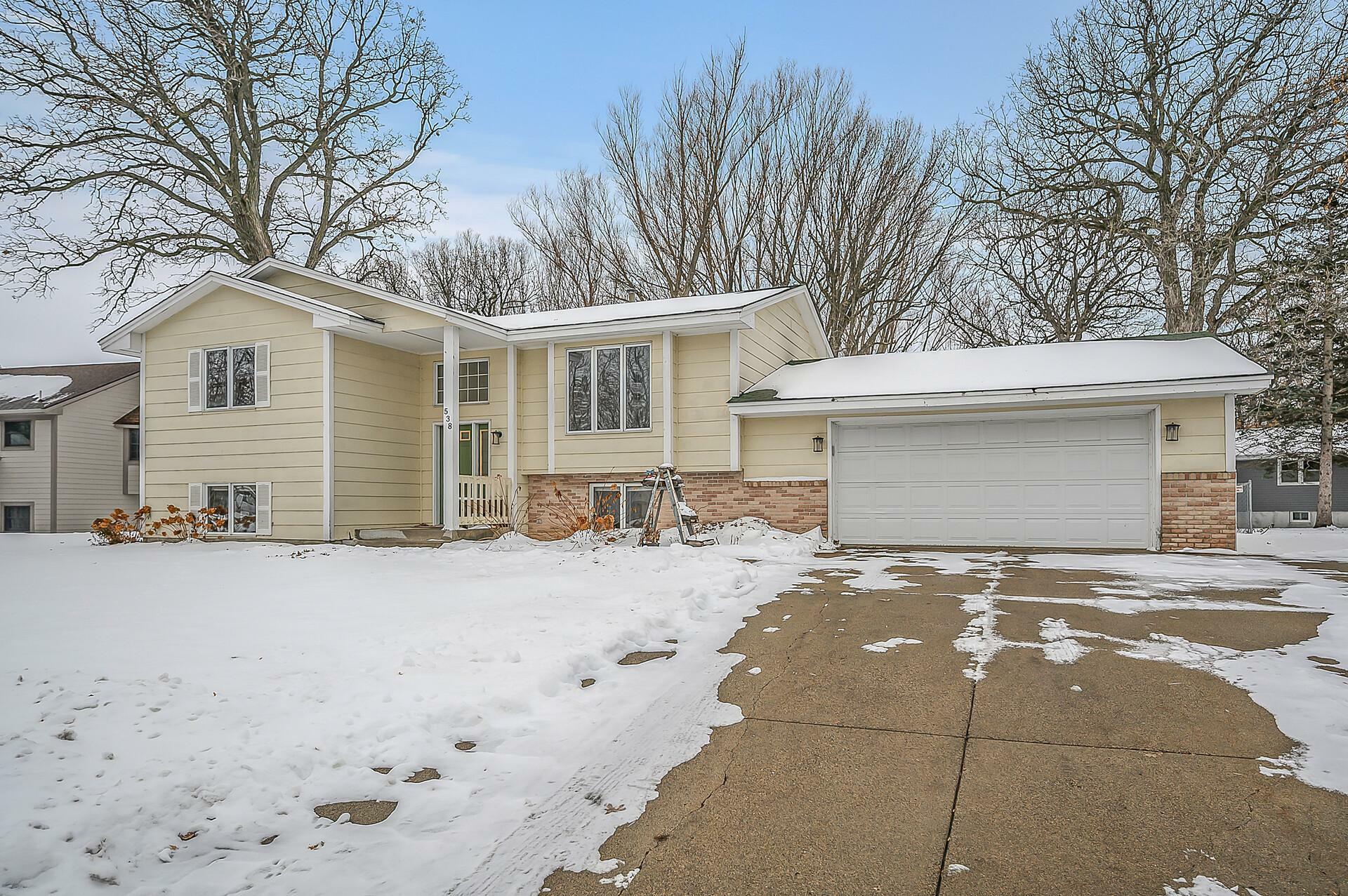 Property Photo:  538 Devonshire Drive  MN 55397 