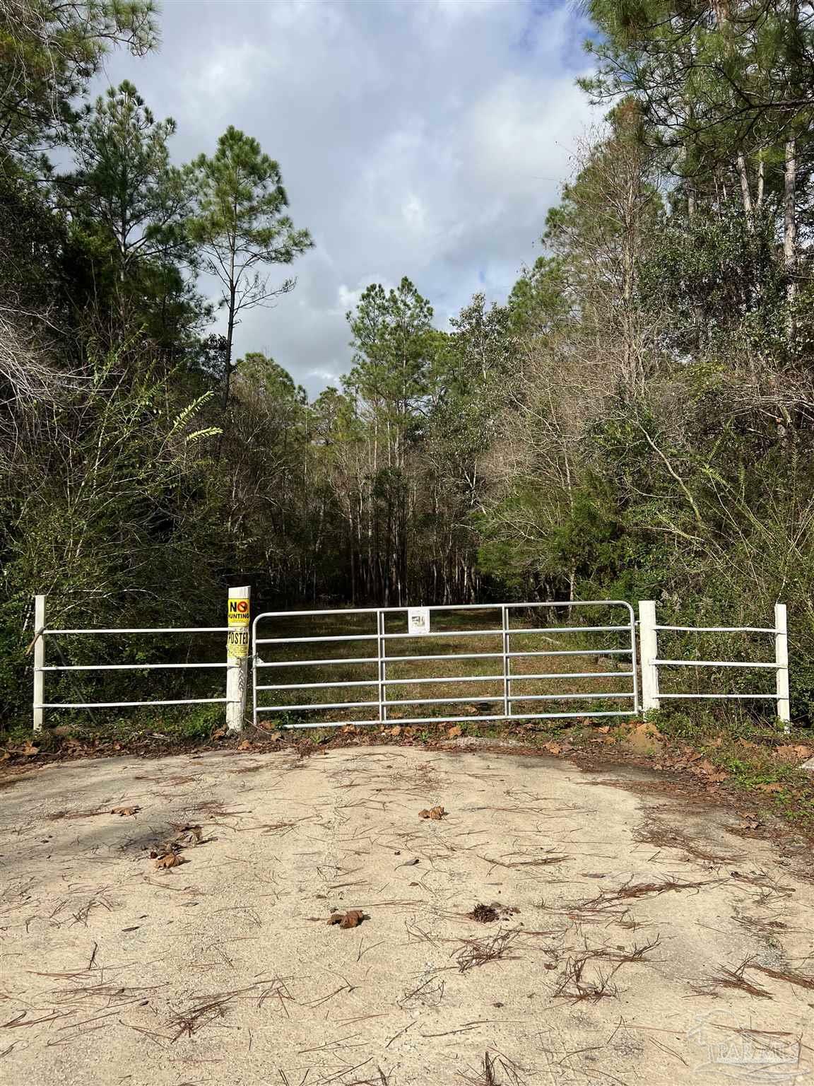 Property Photo:  5975 Pawnee Dr  FL 32526 