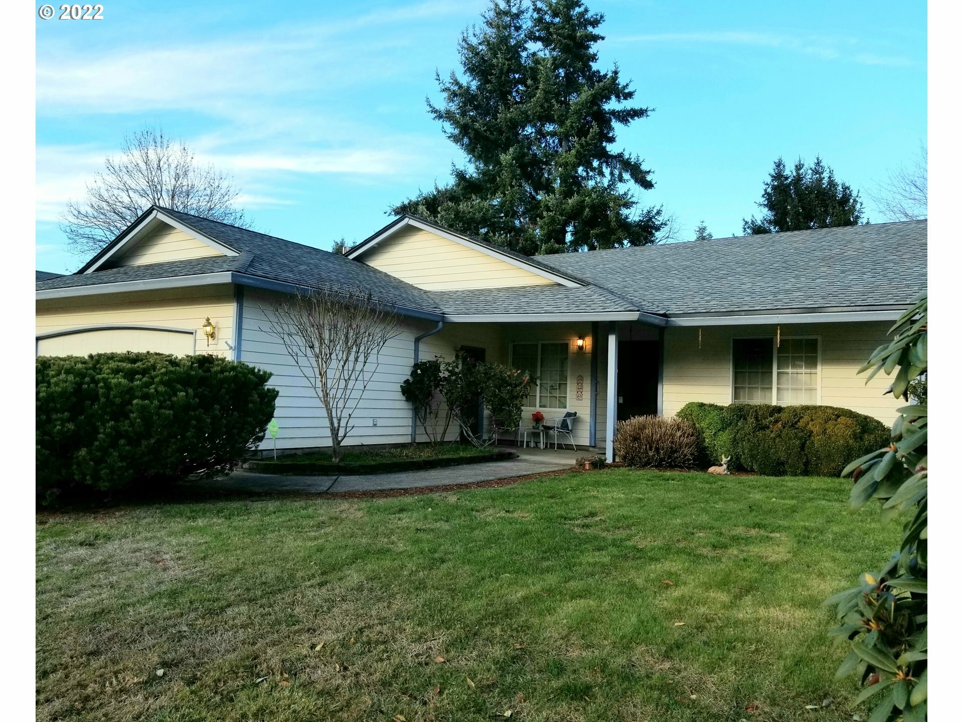 Property Photo: 12104 NE 71st St WA 98682