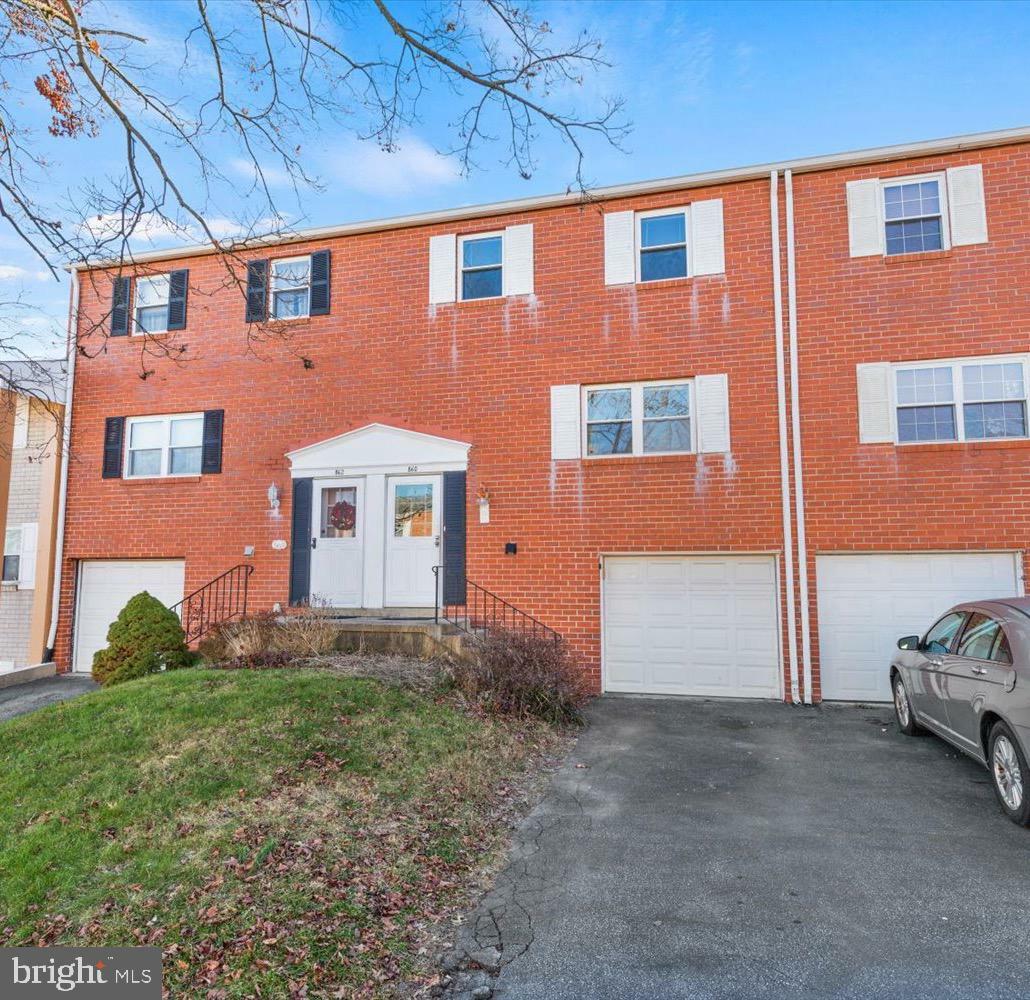 Property Photo:  860 Hilton Drive  PA 17603 