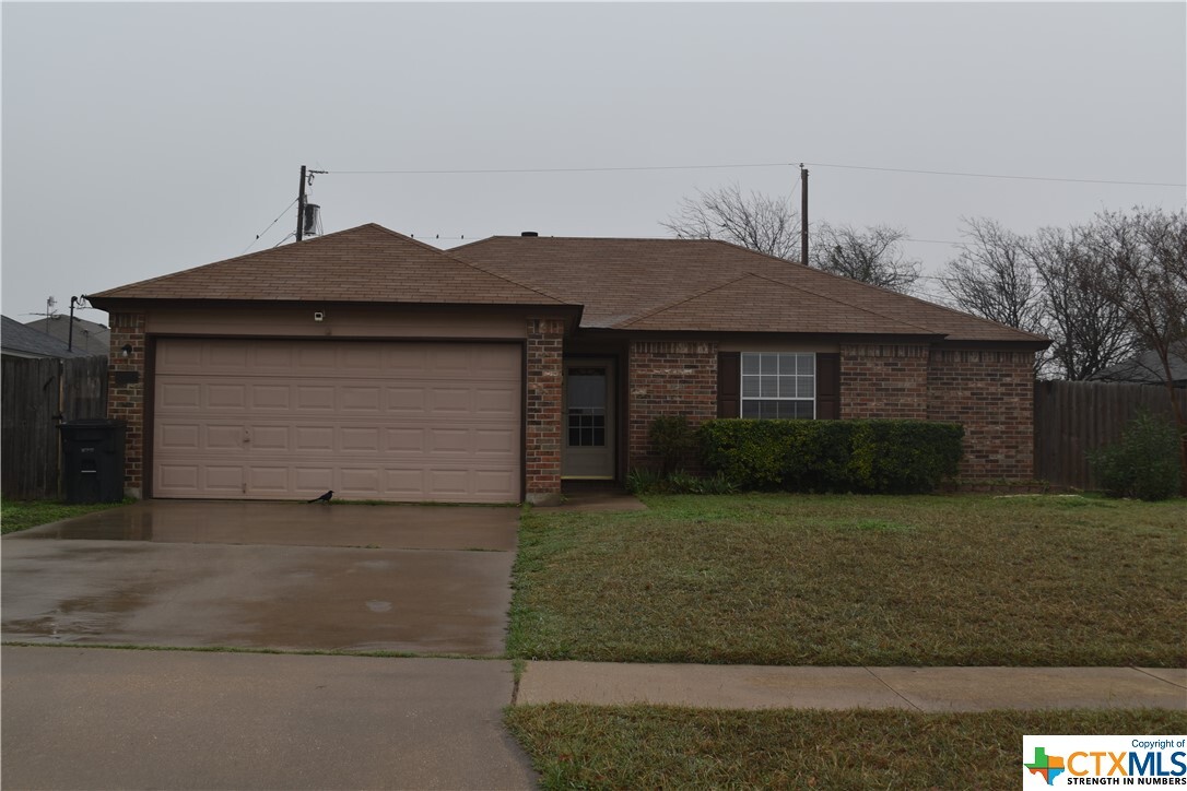 Property Photo: 1923 Michele Drive TX 76542