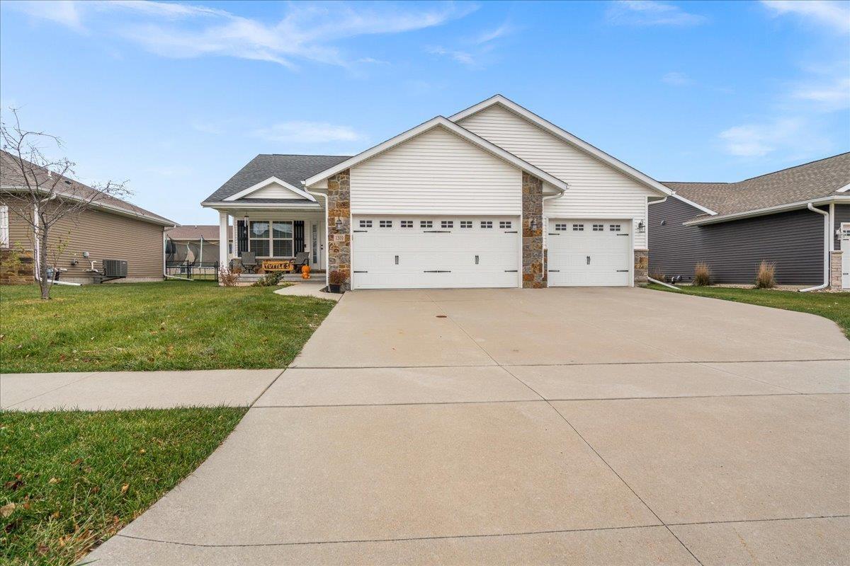 Property Photo: 1309 Algonquin Drive IA 50613
