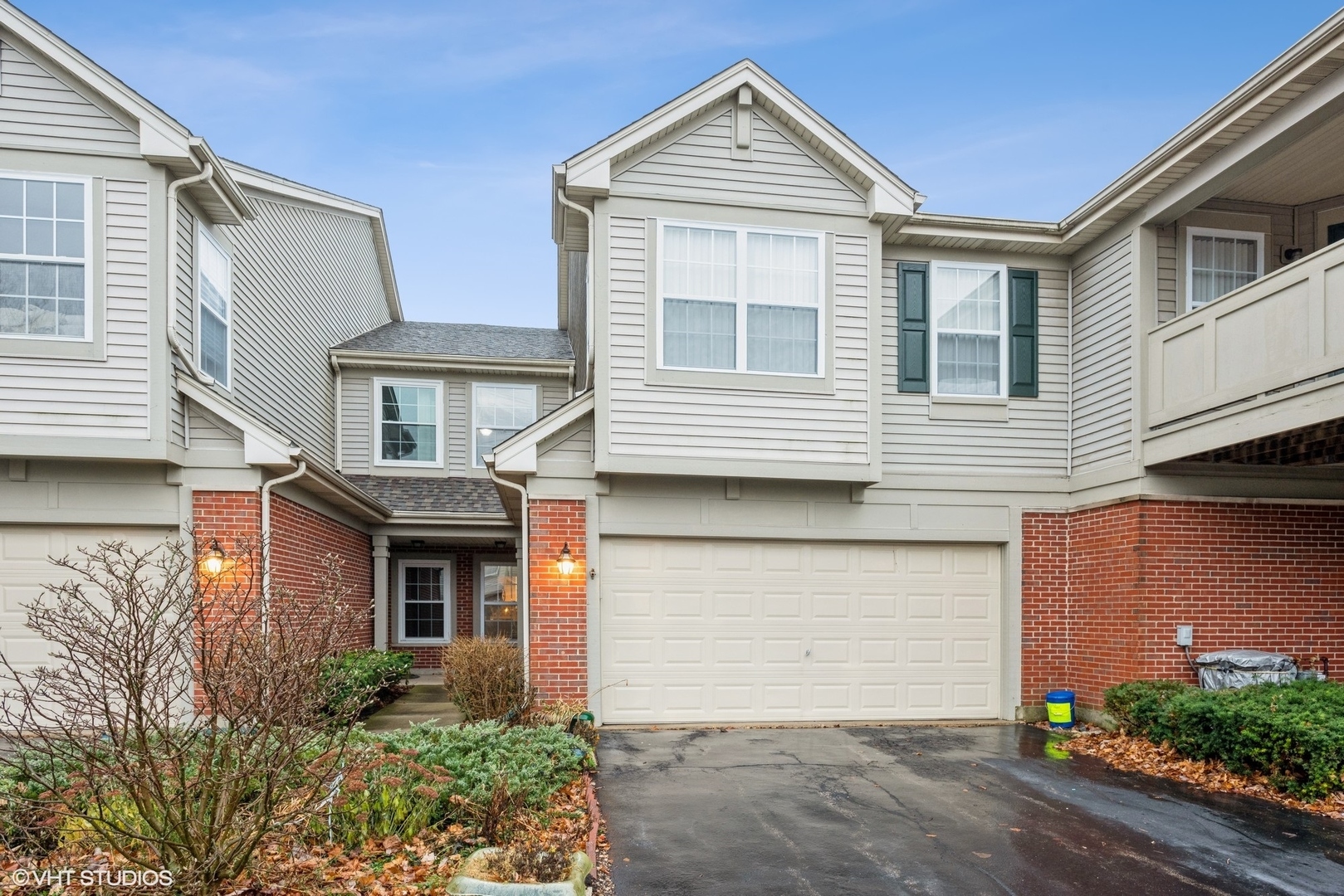 Property Photo: 2282 Rockefeller Drive IL 60134