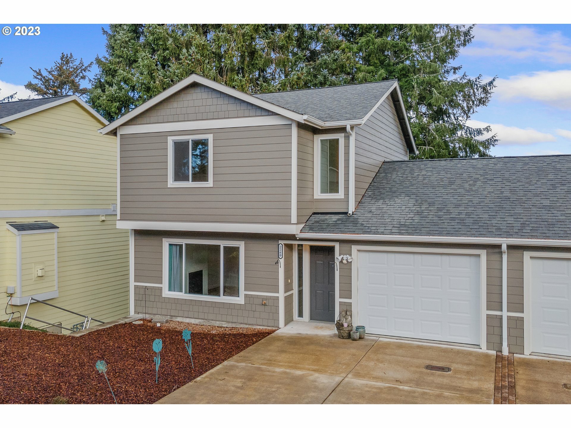 2260 NE Surf Ave  Lincoln City OR 97367 photo