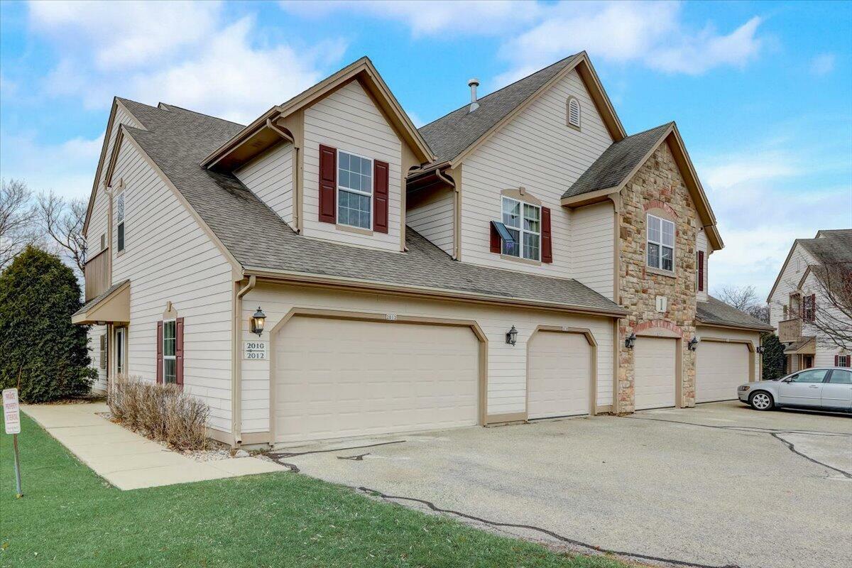 Property Photo: 2010 W Vista Bella Dr WI 53154