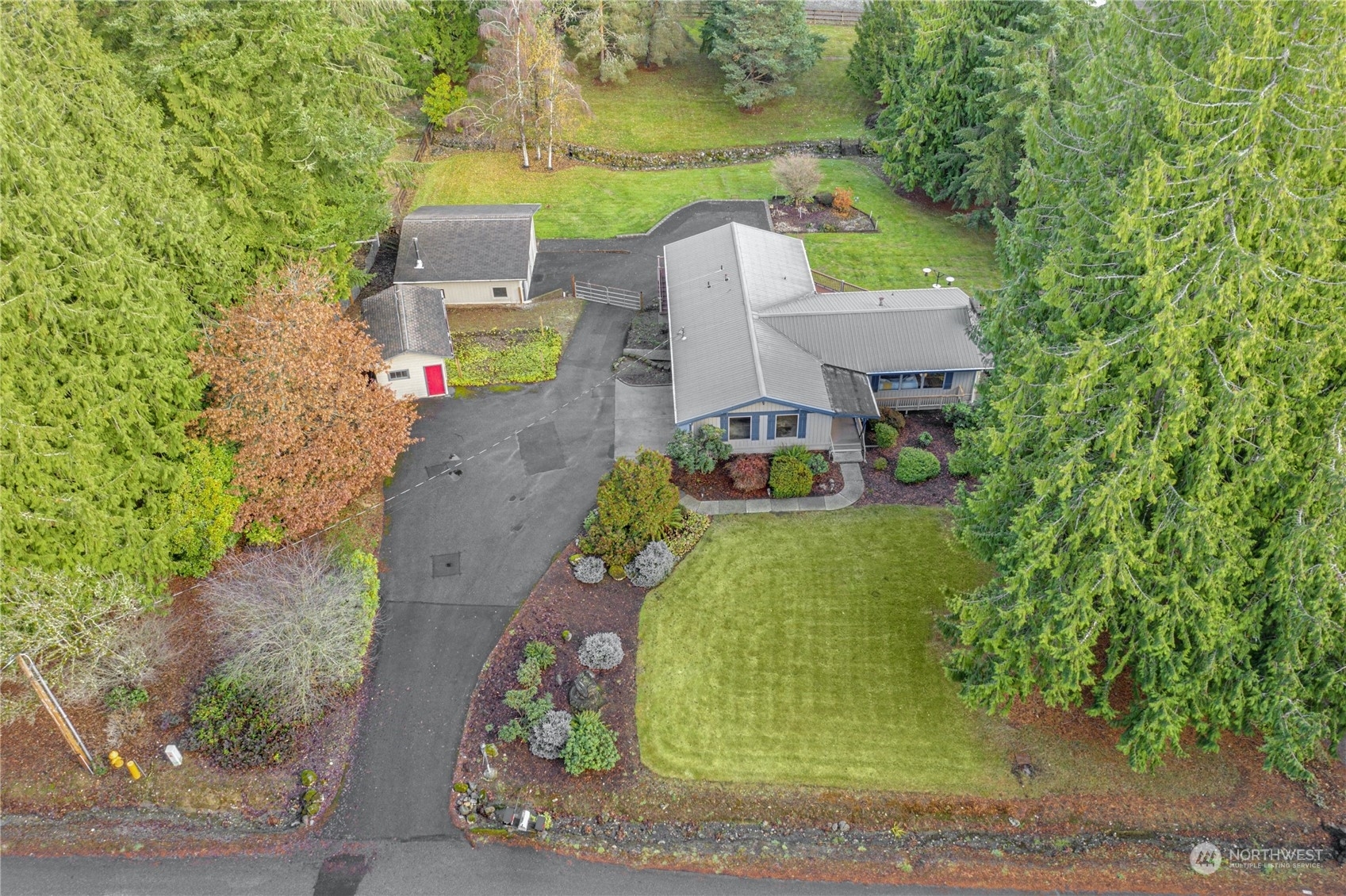 Property Photo:  12202 206th Place SE  WA 98027 