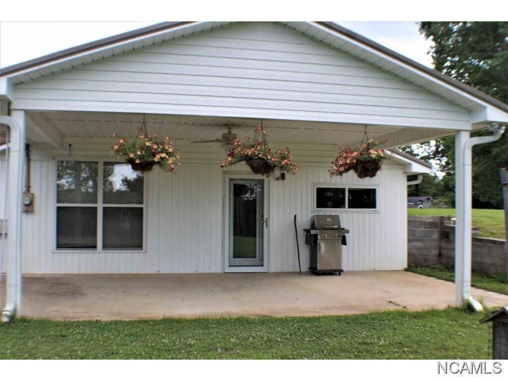 Property Photo:  179 Co Rd 1516  AL 35058 