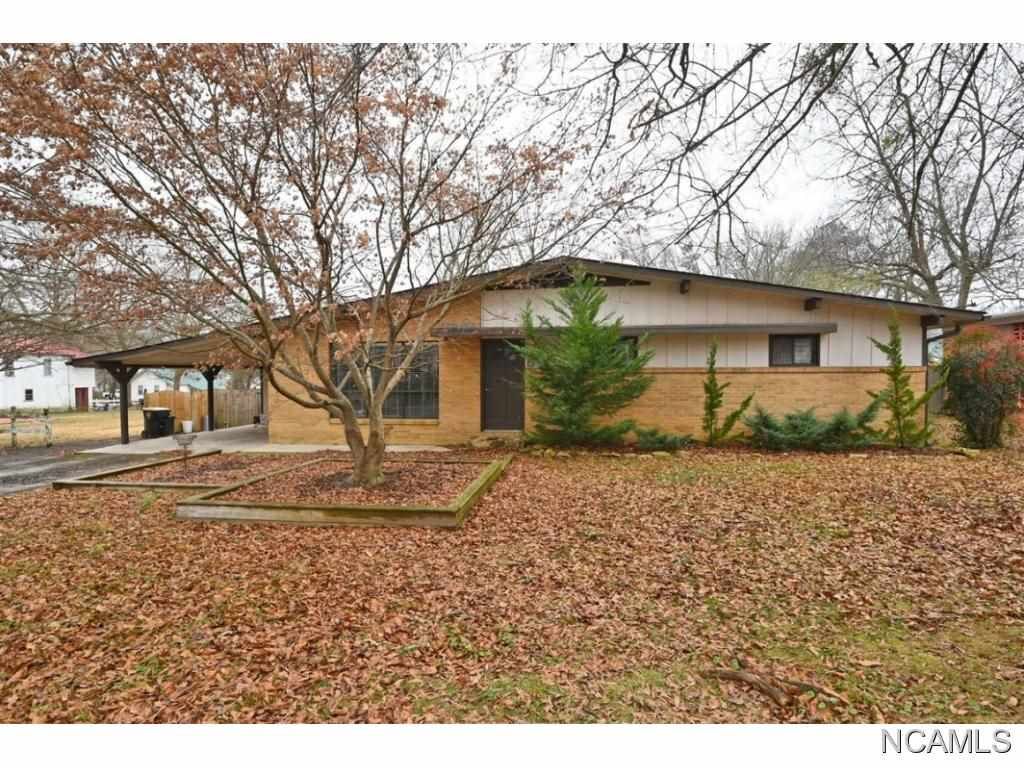 Property Photo:  105 Hickory Ave  AL 35055 - CULLMAN 