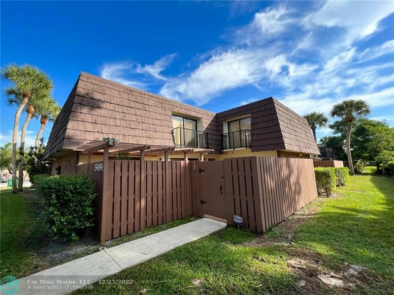 Property Photo:  5484 NW 59th Pl  FL 33319 