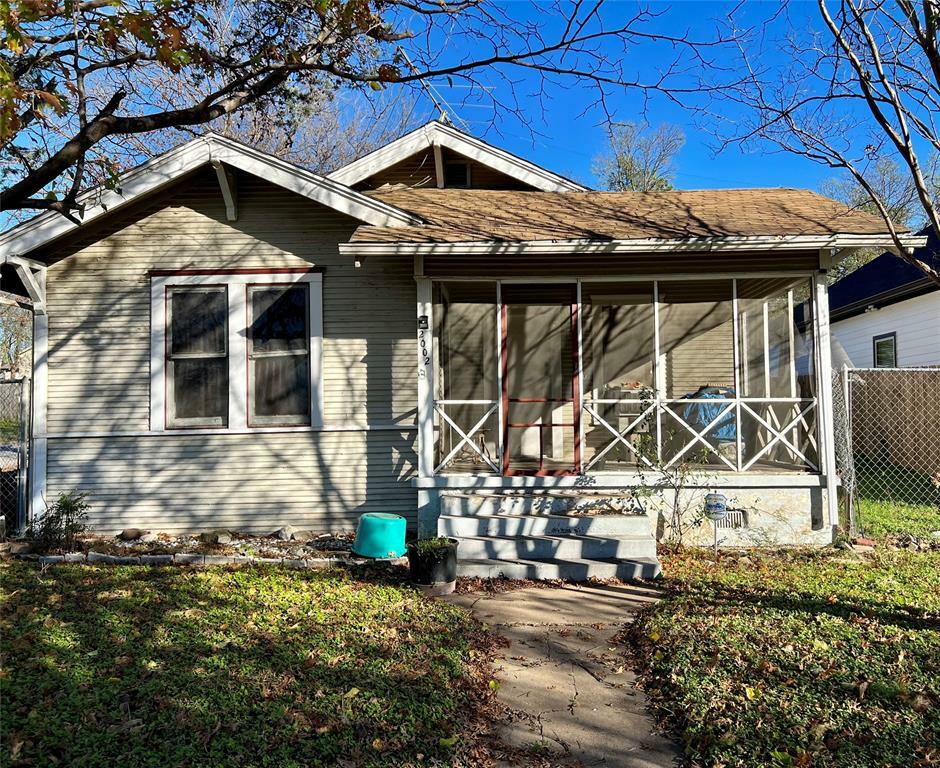 Property Photo:  2002 Alaska Avenue  TX 75216 