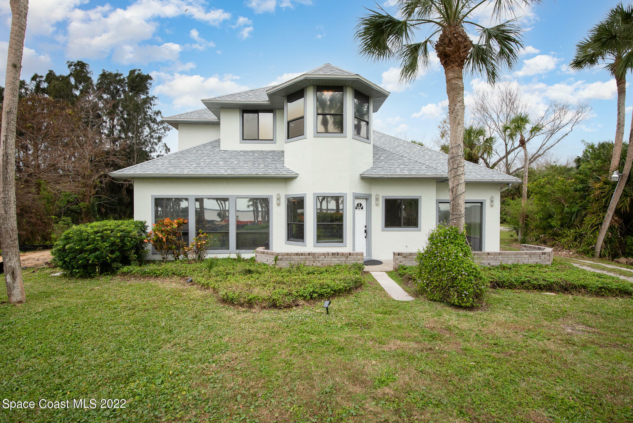 Property Photo:  3725 Indian River Drive  FL 32926 