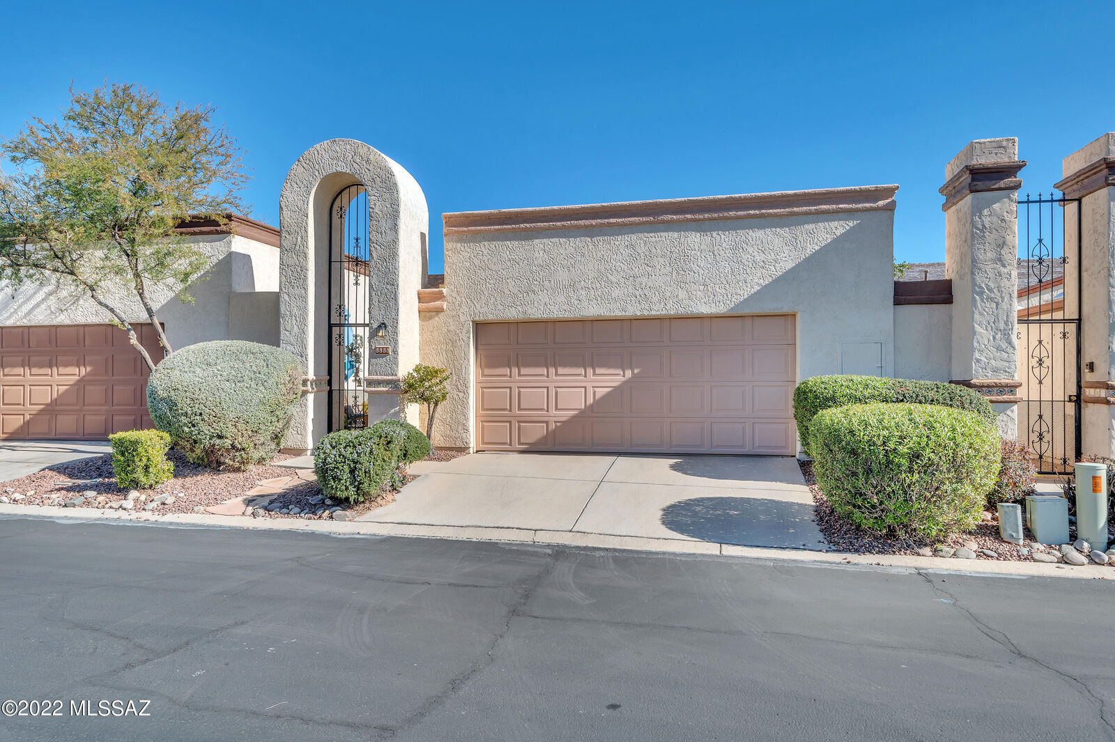 Property Photo:  8888 N Joanna Drive  AZ 85742 