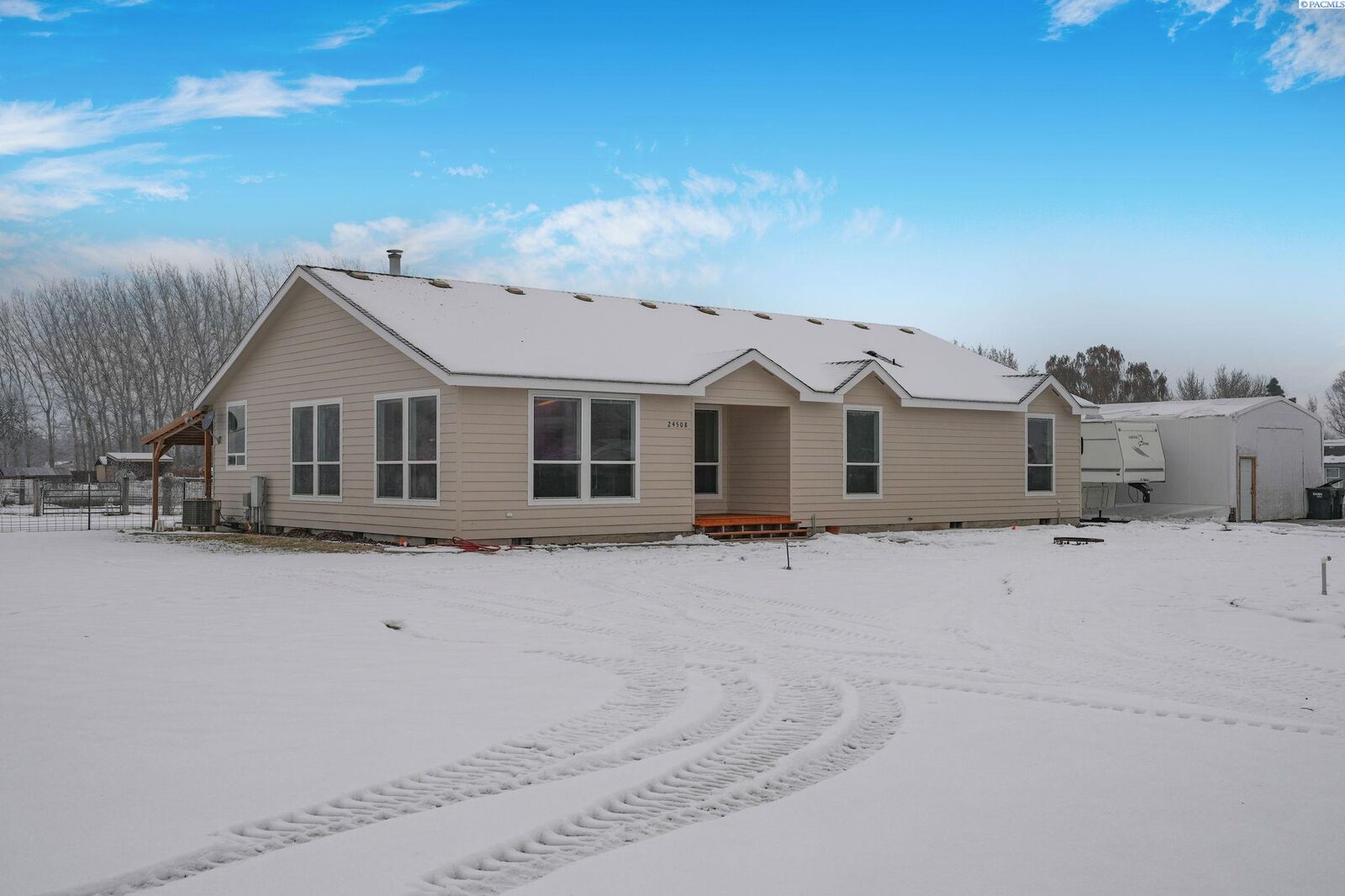 Property Photo:  24508 S Finley Rd  WA 99337 