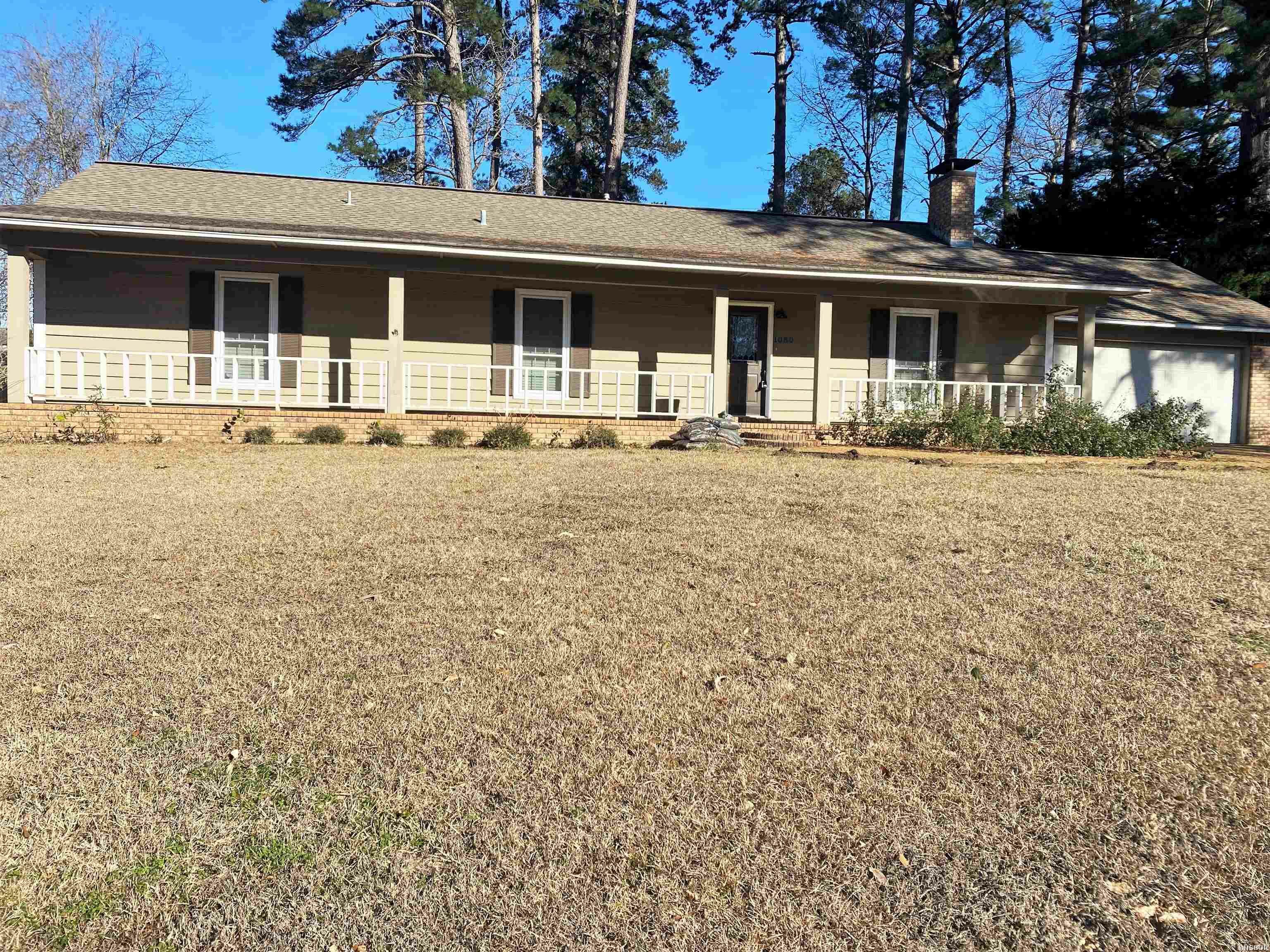 Property Photo:  1080 Choctaw Avenue  AR 71701 