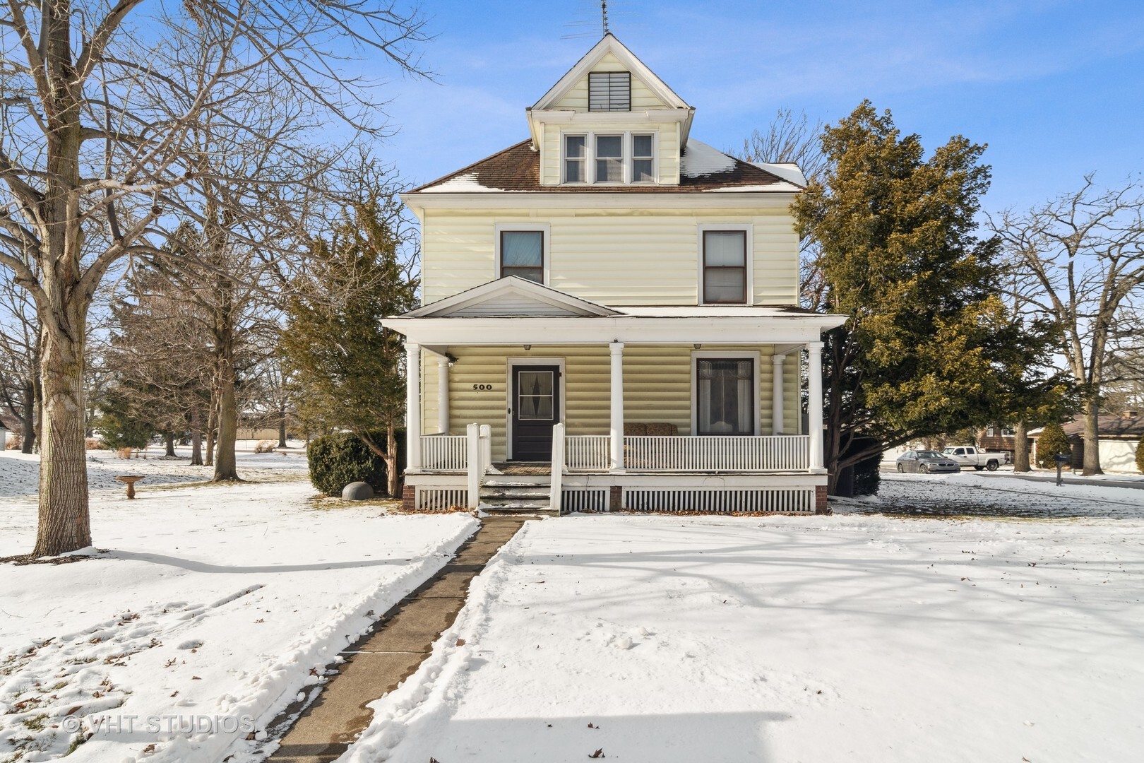 Property Photo: 500 S Main Street IL 60119