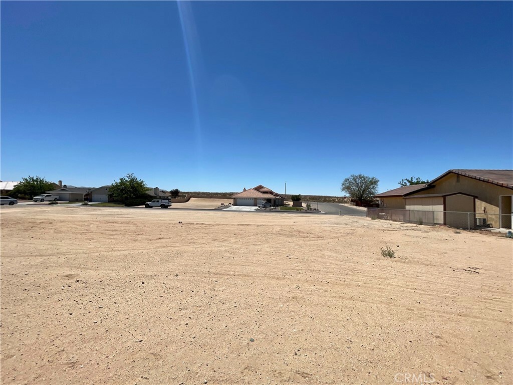 Property Photo:  14008 Topmast Drive  CA 92342 