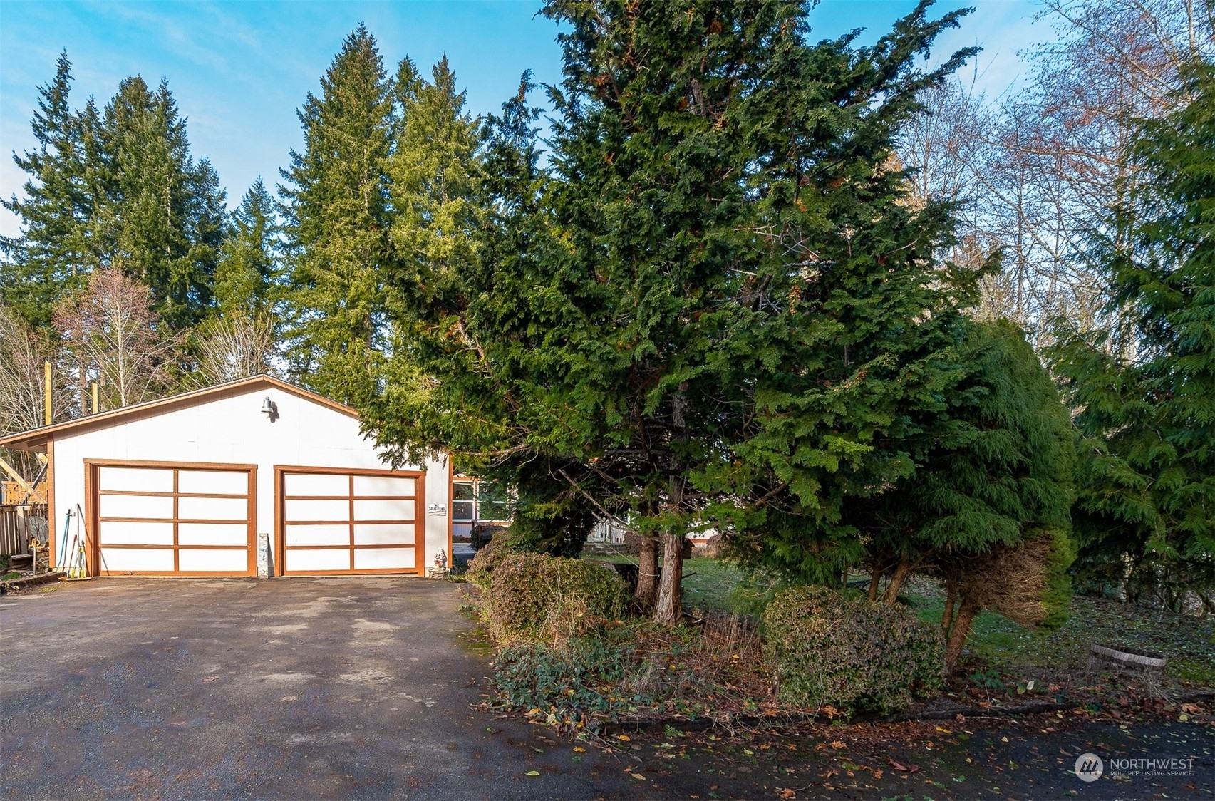 Property Photo:  400 W Walnut Street  WA 98596 