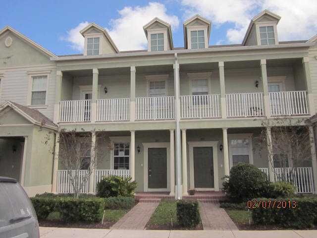 Property Photo: 211 E Thatch Palm Circle FL 33458