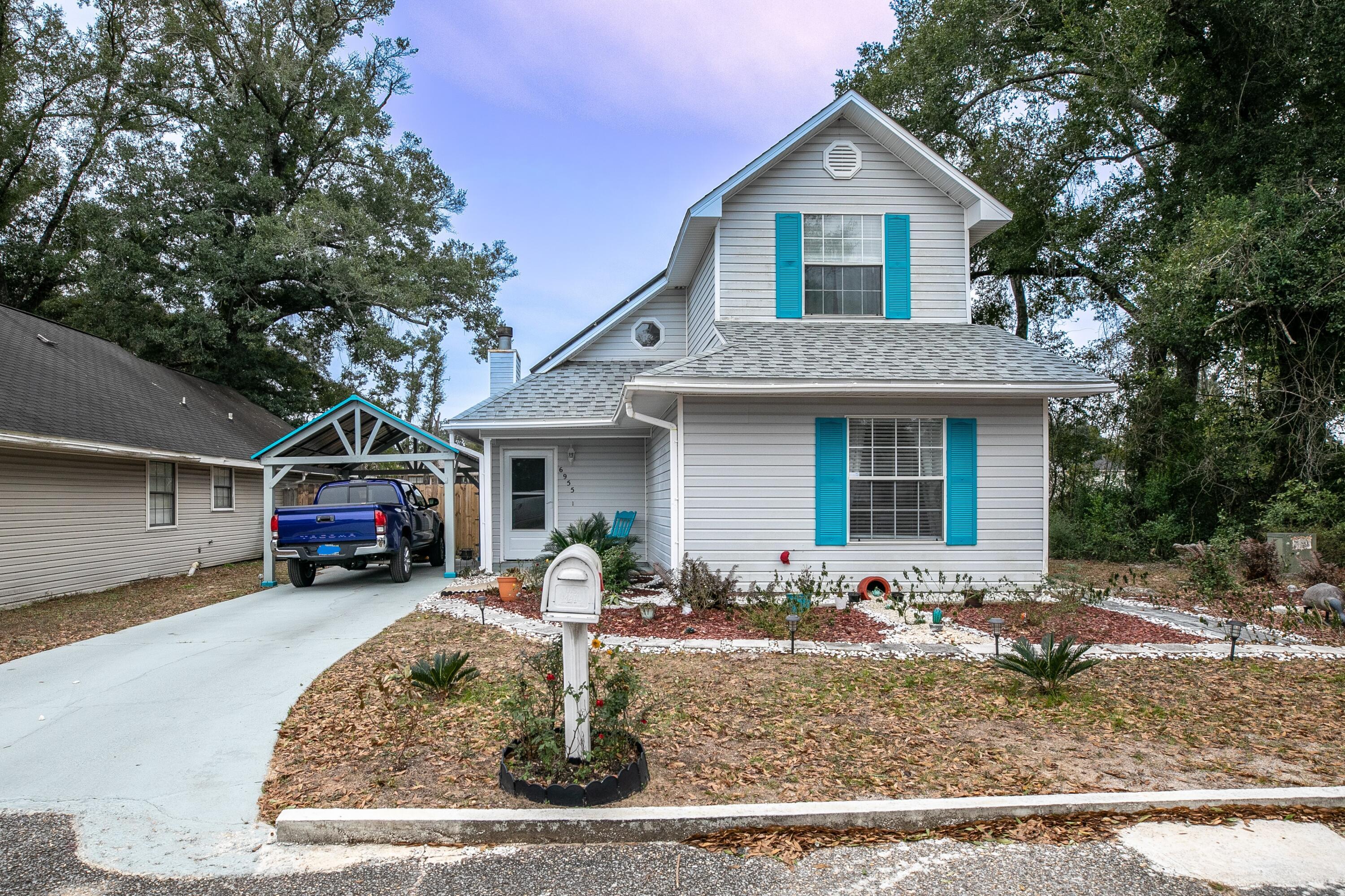 Property Photo: 6955 Weatherwood Drive FL 32506