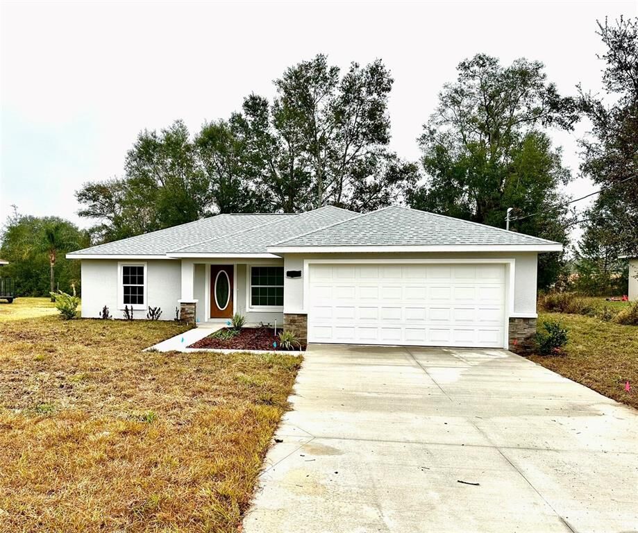 Property Photo: 8472 SE 156th Street FL 34491