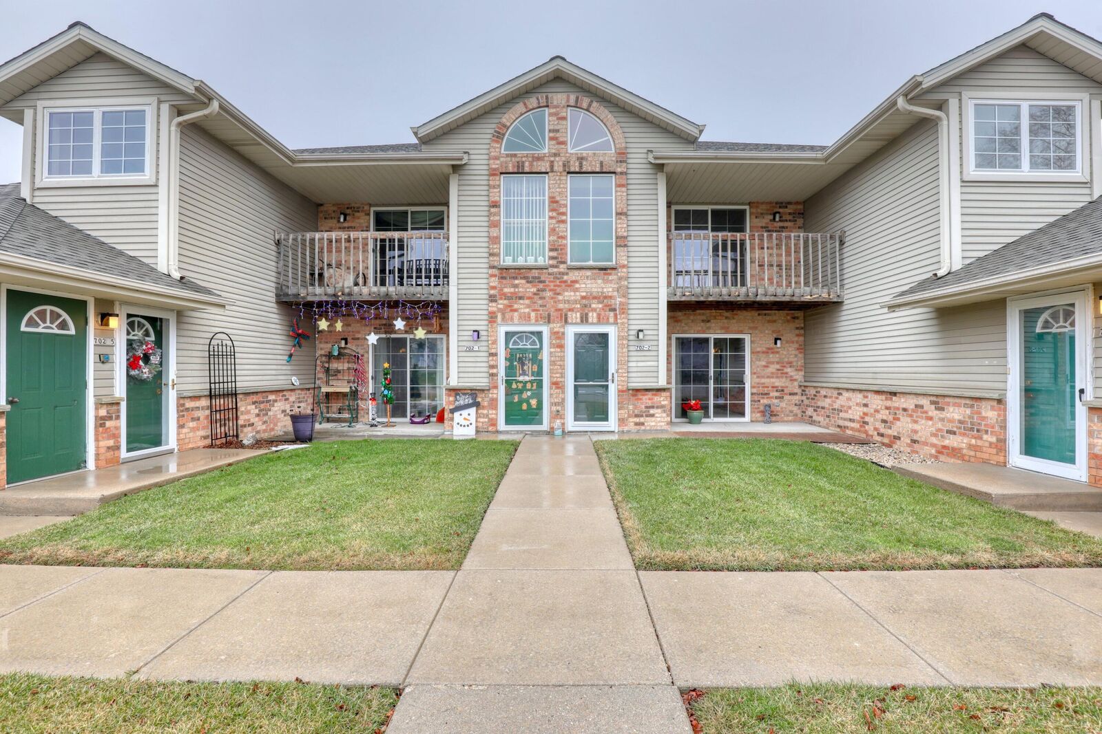 Property Photo:  702 Shepherds Dr 2  WI 53090 