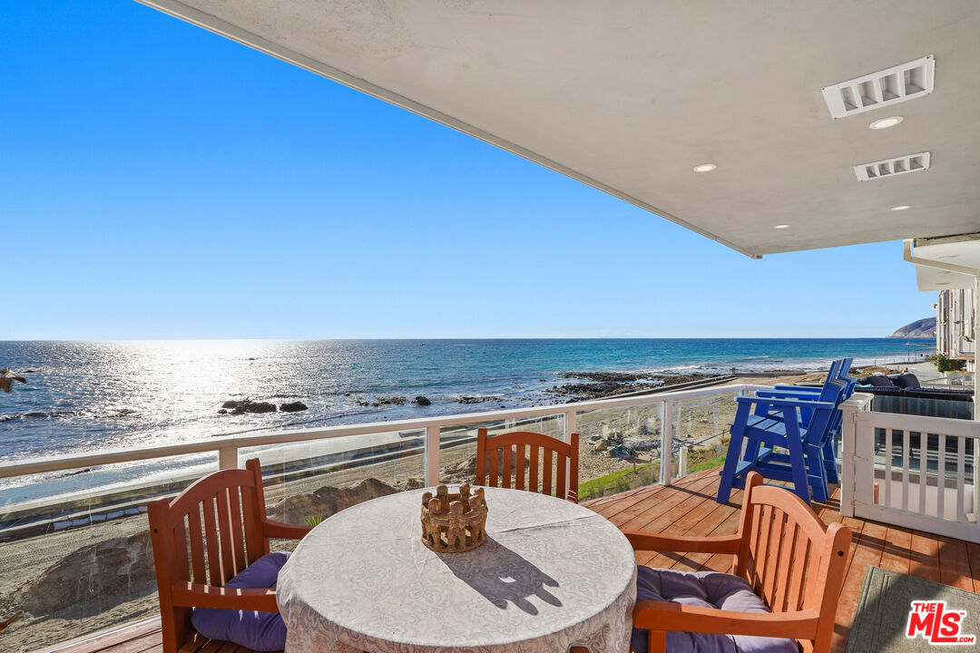 Property Photo:  11876   Beach Club Way  CA 90265 