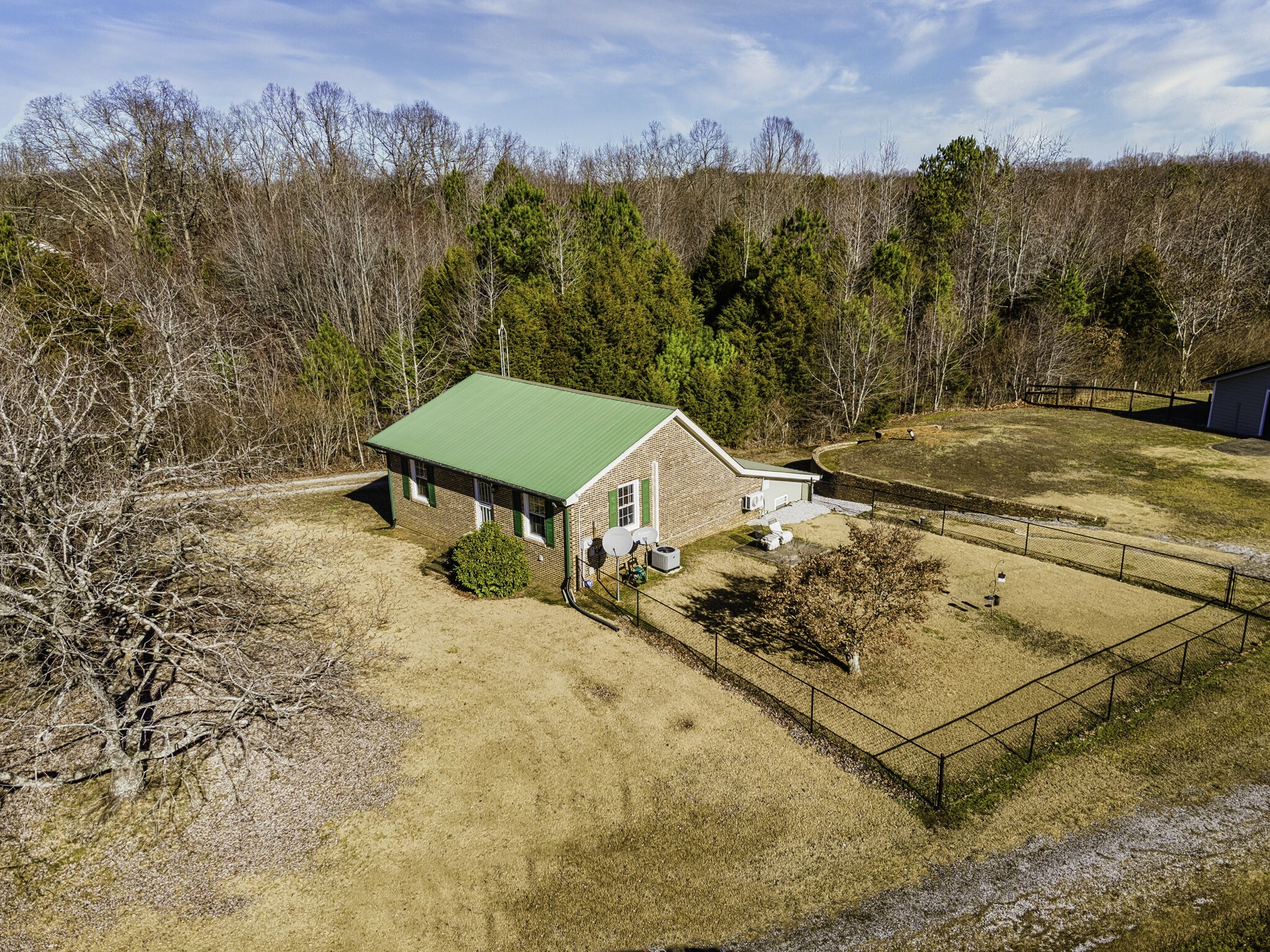 Property Photo:  2122 Fall River Rd  TN 38468 